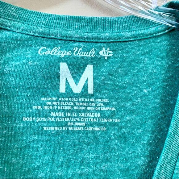 College Vault Norte Dame Irish V-Neck Green Short Sleeve T-Shirt - Picture 3 of 4